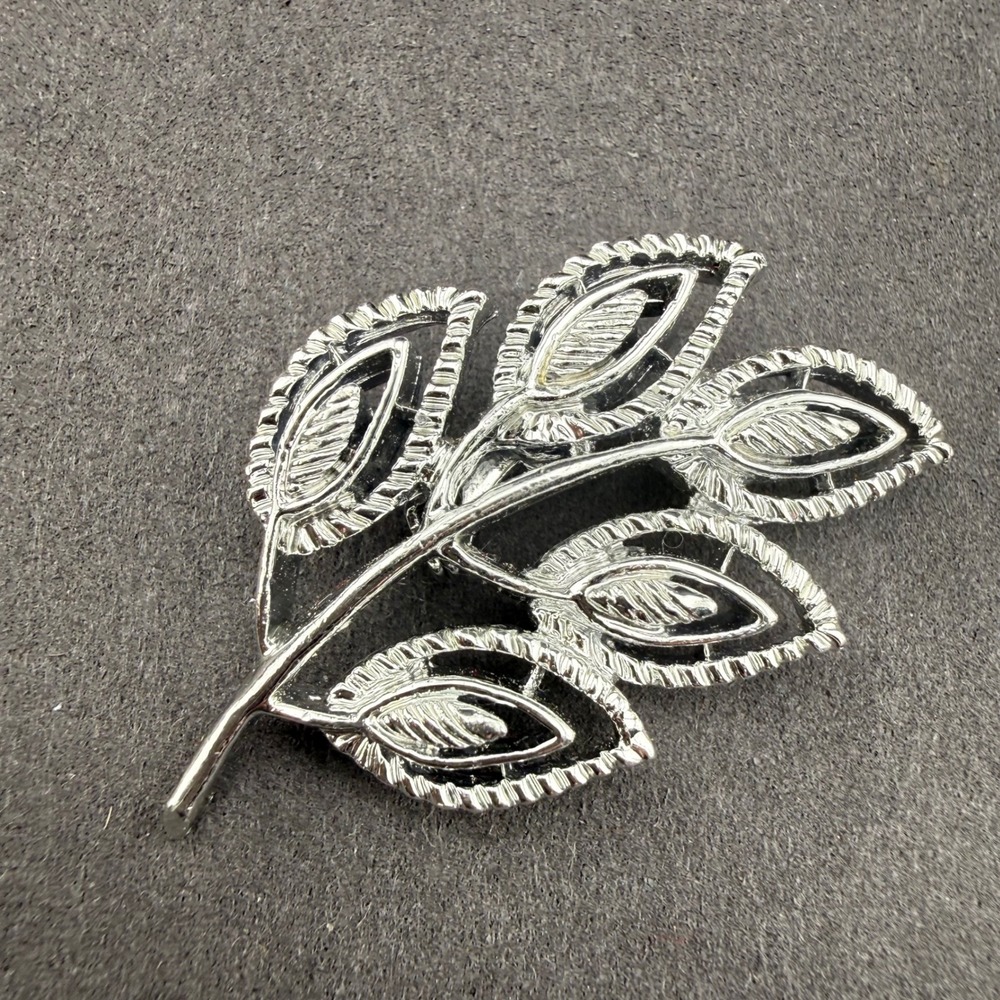 Vintage Signed Gerrys Brooch Pin Silver Tone Textured Five Leaf Branch
